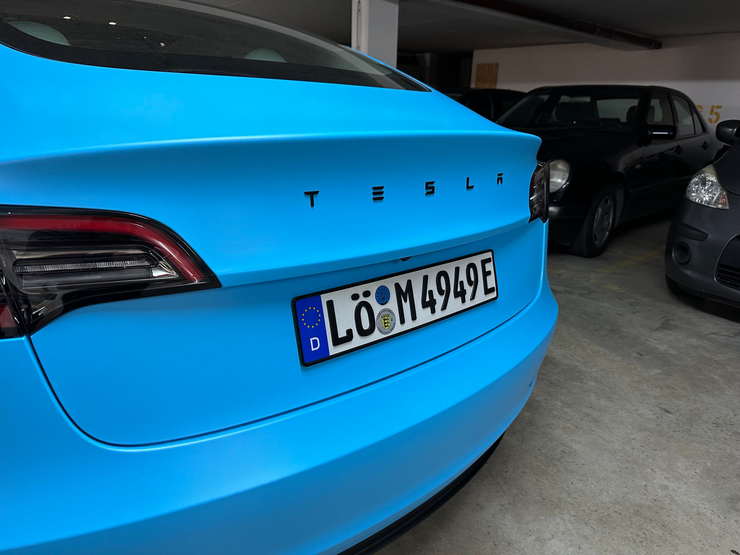 Tesla lettering