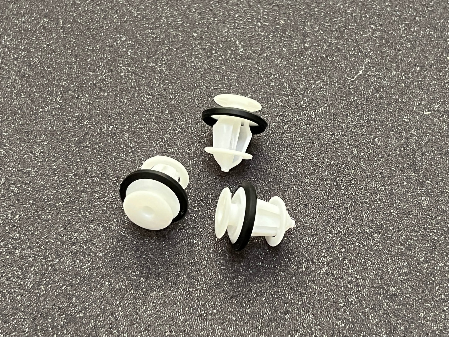 Trim Clip 8,5mm Ring Seal (1117701-00-A bzw. 1666856-00-A)