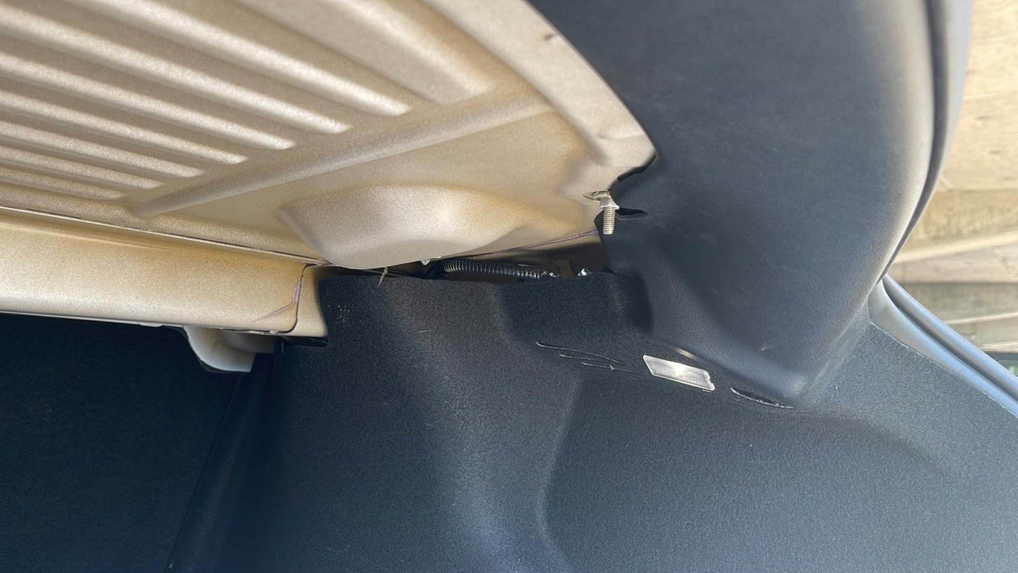 Trunk hook for Model 3